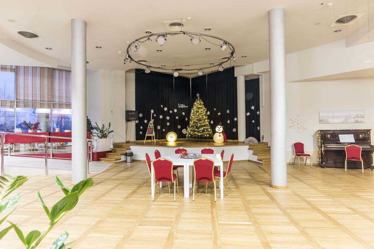 Willa Wiosenna Hotel Ozarow Mazowiecki Eksteriør billede